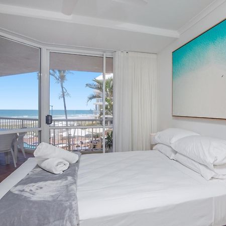 Crystal Beachfront Apartments Gold Coast Exterior photo